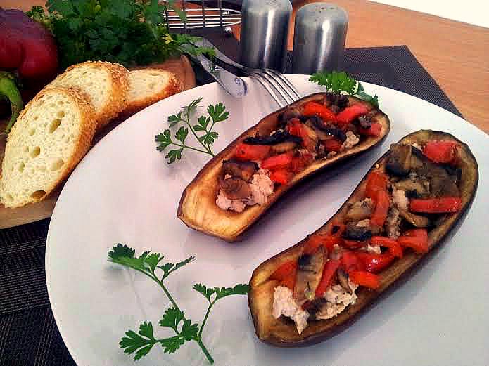 Баклажани, фаршировані м'ясом та овочами, рецепт