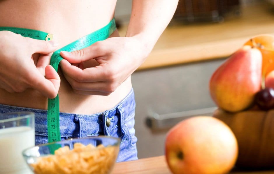 Як схуднути до літа: 11 продуктів, що спалюють жир в області боків і живота
