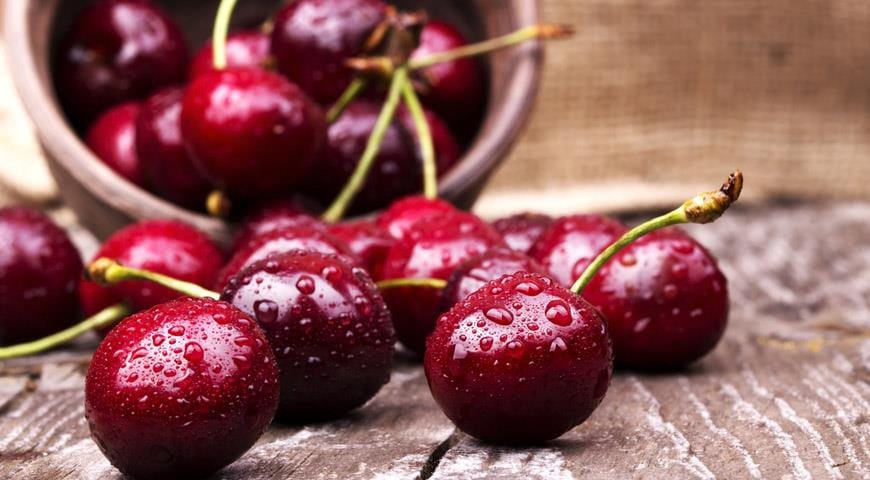 Черешня: користь, шкода, калорійність
