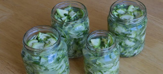 Мариновані кабачки з часником і кропом