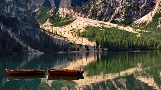 Альпійська казка - озеро Lago di braies: як добратися та де зупинитися