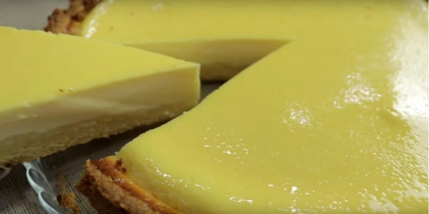 Ванільний сметанник — ніжний та ароматний пиріг із доступних продуктів!
