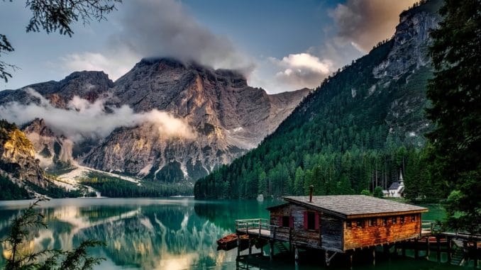 Альпійська казка - озеро Lago di braies: як добратися та де зупинитися