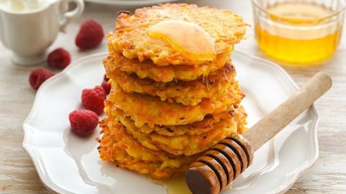 Сладкие кабачково-яблочные оладьи