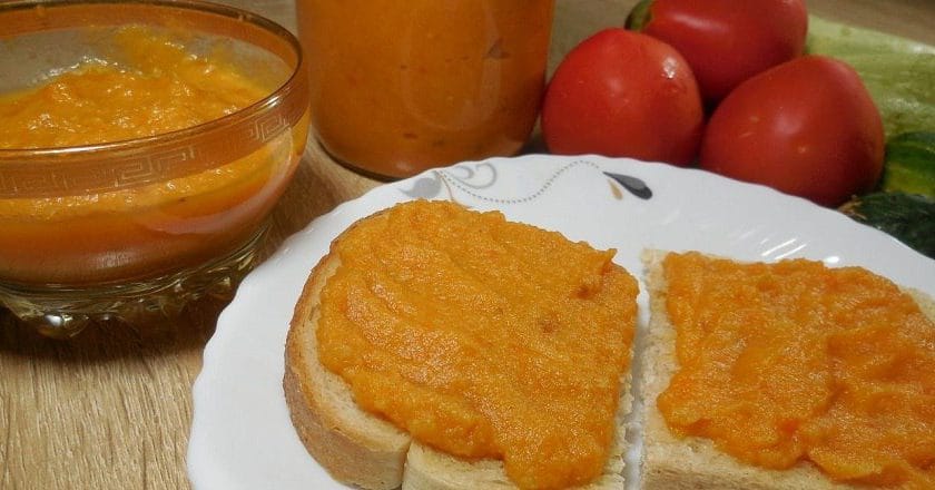Кабачкова ікра з майонезом