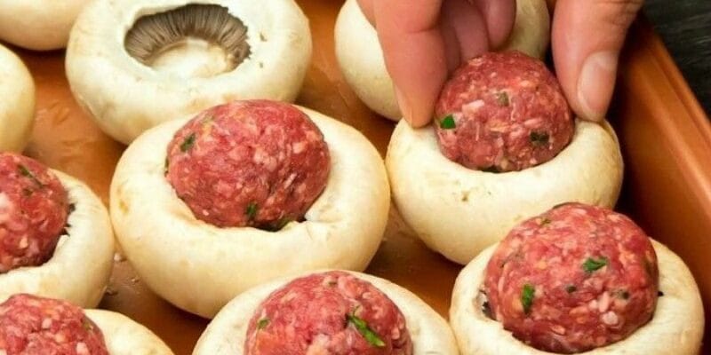 Так печериці ви ще не готували: апетитні фаршировані гриби. Зі столу з'їдаються першими!