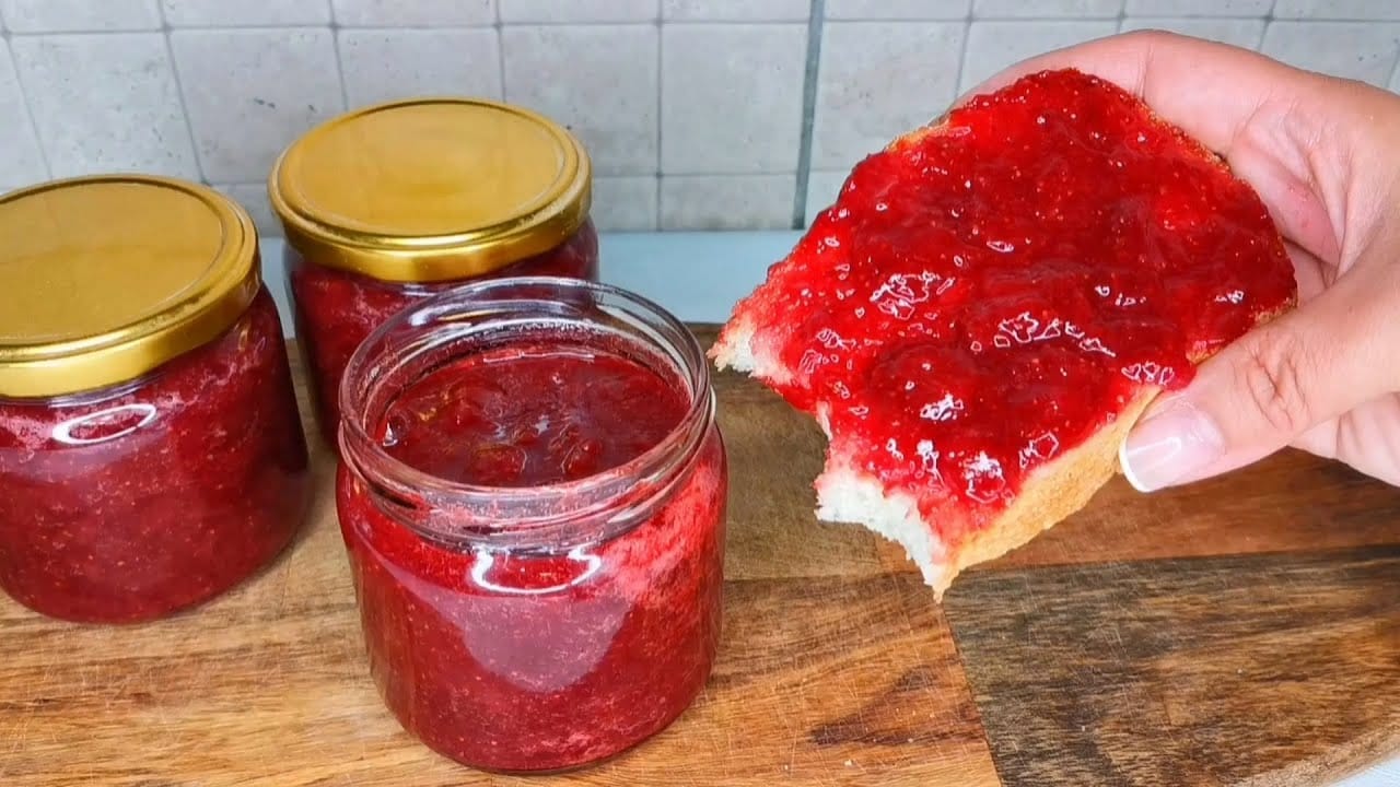 Без желатину. Справжній полуничний джем, трохи цукру