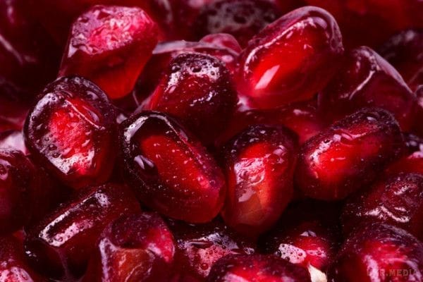 Лікарі в один голос: «Гранат їжте з кісточками!»