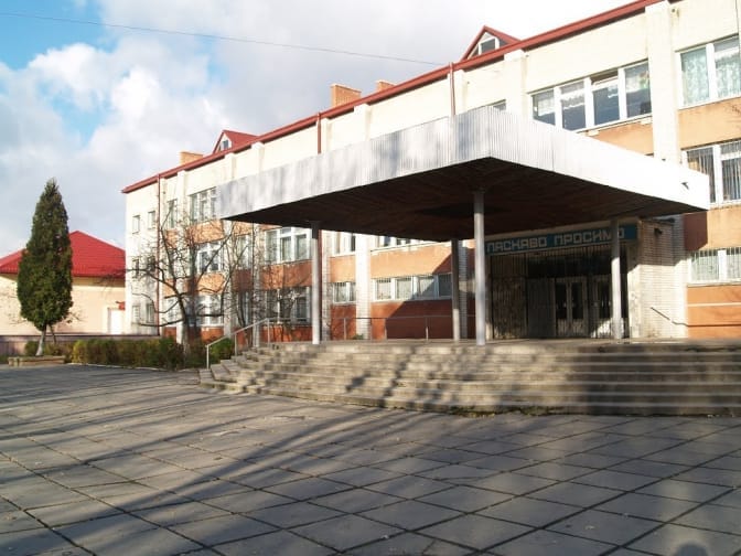 В школі повісили оголошення для батьків. Тепер його обговорює весь світ!