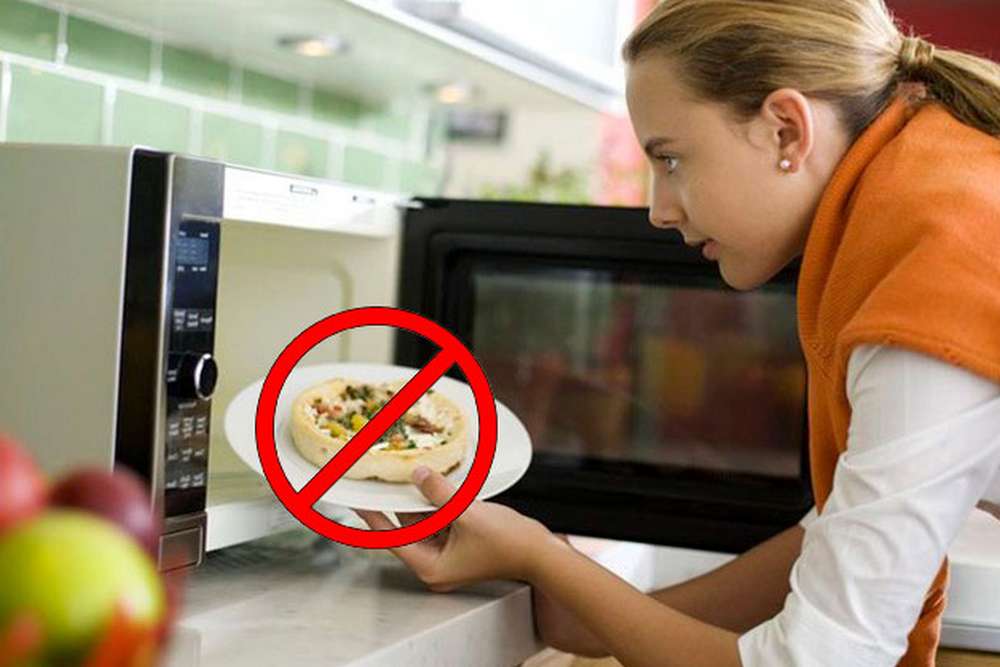 Які продукти не можна розігрівати повторно, бо це небезпечно для здоров’я
